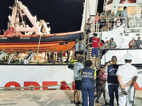 Migration bill: new measures include stopping cellphones in centers and banning sea crossings | Meloni: stop human trafficking