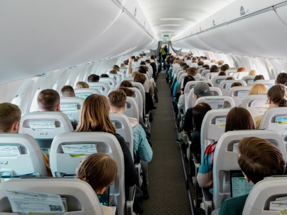 2026: voli low cost quasi pieni, prenotazioni last minute difficili