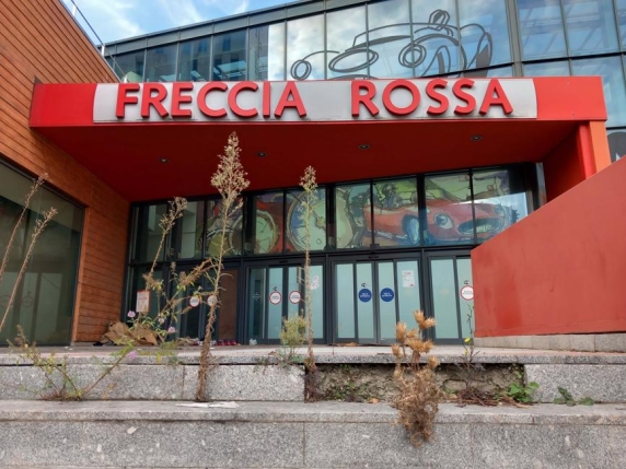 Freccia Rossa verso la riapertura: si dimezzerà la superficie commerciale