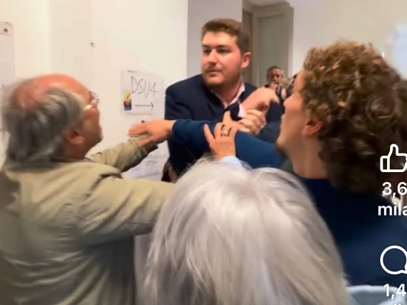 Tafferugli al convegno dell'Anpi sulla Russia. Il presidente dei Radicali: «Io aggredito e spinto»