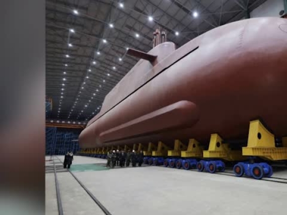 La Corea del Nord mostra il suo nuovo sottomarino nucleare