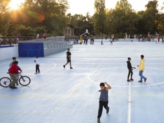 Enrico Galletti: «Milano? Corre e cambia: a 26 anni mi piace così. E la lezione numero 1 da imparare è quella dei "fruttiroeu"»