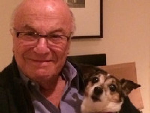 Morto a 90 anni Lewis Berman, il veterinario delle star: ha curato anche i cuccioli di Henry Kissinger e Andy Warhol