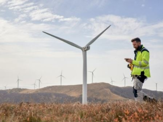 I lavori nelle energie rinnovabili: la Cina da sola ne ha creati 7,3 milioni (mentre gli Usa arretrano)