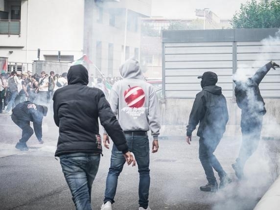 Pro Pal, scatta l’operazione «Riot»: misure cautelari per gli scontri del 3 ottobre. Cinque minorenni arrestati, 2 maggiorenni ai domiciliari