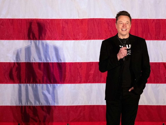 Tesla e SpaceX, Musk mette ordine nell’impero: basta auto, ora solo robot, satelliti e intelligenza artificiale