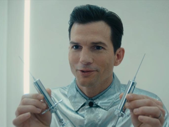 Ashton Kutcher: «Siamo ossessionati dalla perfezione. E i social possono essere un pericolo mortale per i teenager»