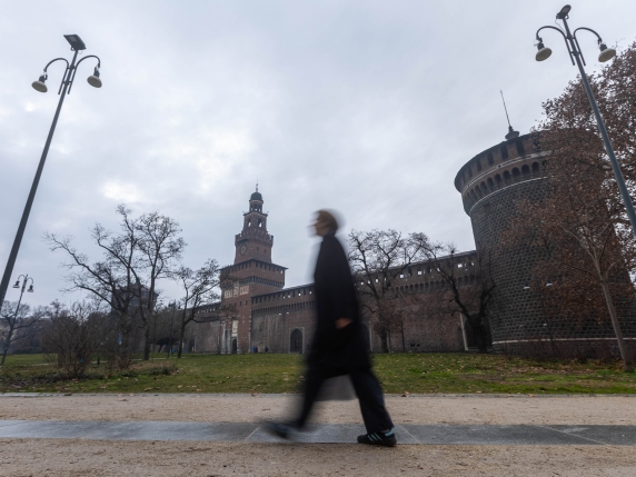 Passeggiata intorno al castello in onore di Umberto Eco: invito alla curiosità