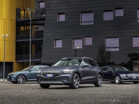 Genesis torna in Italia con tre auto elettriche: GV60, GV70 e G80