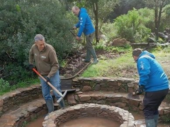 I volontari di Domus de Luna all'opera in Sardegna per ripulire i danni di Harry
