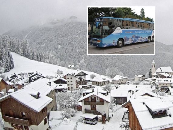 Col biglietto standard e non olimpico: 11enne lasciato a terra dal bus. «Costretto a camminare per 6 chilometri al buio e sotto la neve»