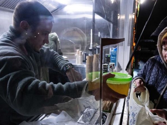 La "tregua del gelo": gli ucraini non si fidano. L'obiettivo di Zelensky? Non irritare Trump| Putin: stop agli attacchi solo fino a domenica