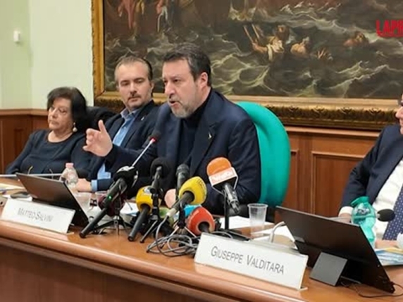 Salvini: «La decisione di Vannacci? Mi spiace, ma non si porta via alcun voto»