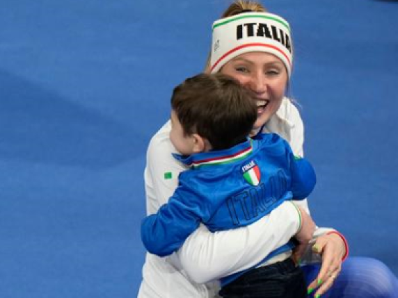 Lollobrigida Gold. Motherhood, the Federation's Aid: “With My Son in a Hotel, Without Childcare”