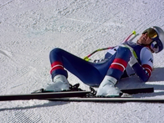 Lindsey Vonn e la caduta dopo 12 secondi: operata per frattura scomposta alla gamba sinistra, oggi il bollettino | L'infortunio choc