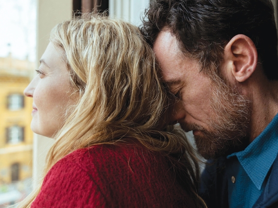 La cine-emozione di Michela Murgia stasera in prima tv: dove vedere «Tre ciotole», con Rohrwacher e Germano