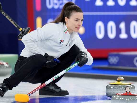 Stefania Constantini, la star del curling porta l'Italia in semifinale contro gli Usa