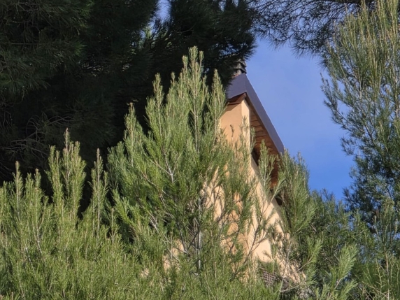 Bimba di 2 anni morta a Bordighera, la madre si difende: «I lividi? È caduta per le scale»