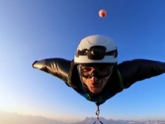 Si schianta sul Monte Bianco Wolnik, 2 volte campione del mondo di caduta libera: non si è aperto il paracadute