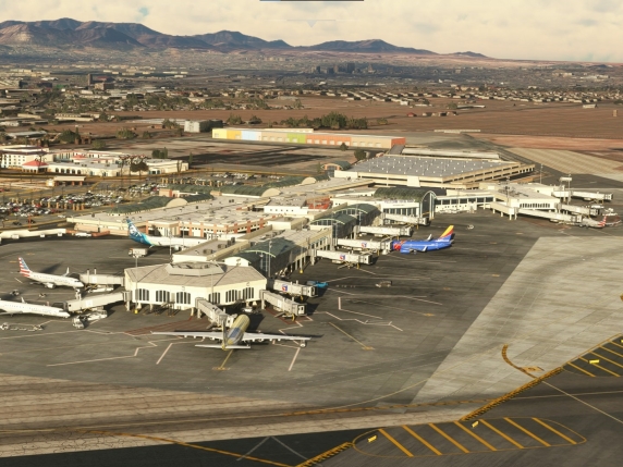 Texas, mistero nei cieli di El Paso, le autorità bloccano per 10 giorni i voli: «Ragioni speciali di sicurezza, chi viola il blocco sarà abbattuto»