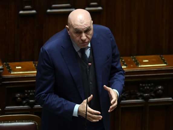 Parliament approves Ukraine defence loan