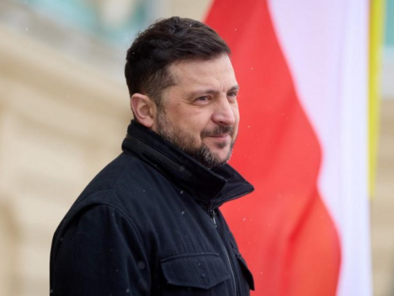 FT: «Il 24 febbraio Zelensky annuncerà le elezioni e un referendum sulla pace»