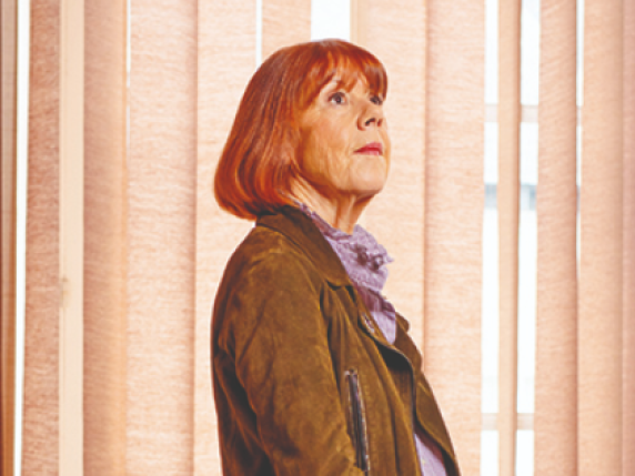 Gisèle Pelicot, abusata da più di 50 uomini con la regia del marito: «Anni di violenza, ma sono qui e ho un nuovo compagno»