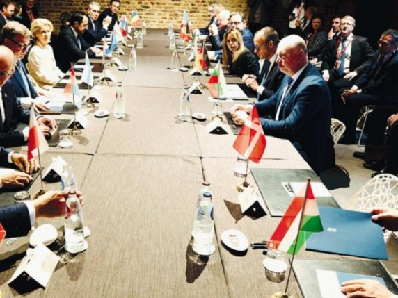 Ue, la spinta dei leader nel castello belga: «Mercato unico entro l’anno prossimo» | Draghi: "L'economia peggiora, urgente agire" 