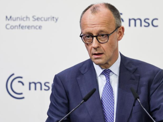 Merz scuote l'Europa: "Si è aperta frattura Ue-Usa. Nato non più scontata. La libertà è in pericolo nell'era delle grandi potenze"