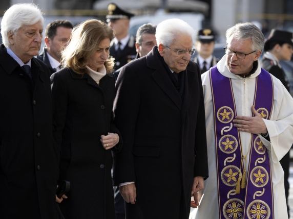 I funerali di Zichichi a Santa Maria degli Angeli con Mattarella. Il vescovo: «Grande scienziato e credente»