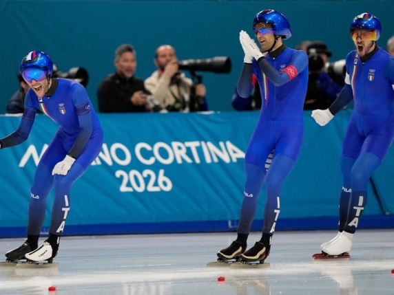 «Vi abbiamo mandato a letto, buonanotte». Giovannini come Steph Curry, l'esultanza dopo l'oro nel pattinaggio