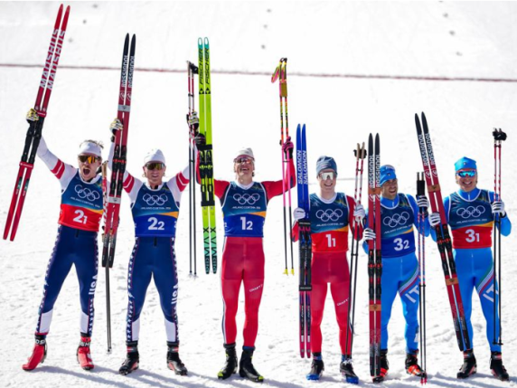 Olimpiadi, fondo maschile: Italia di bronzo nel team sprint. Slalom donne: Shiffrin per ora in testa, male le azzurre