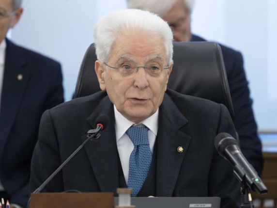 I toni di Mattarella. No al trapianto per Domenico. Usa e Iran in stallo