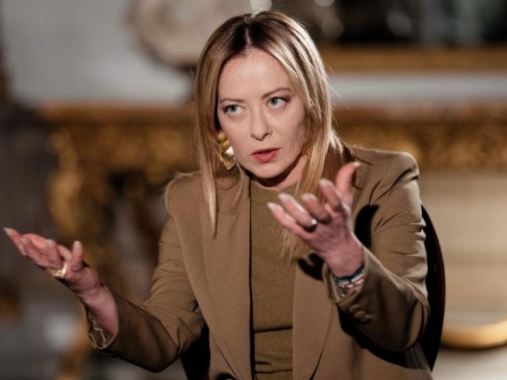 Meloni a SkyTg24: "La campagna per il  referendum non sia una lotta nel fango. Bene Mattarella" | La premier: «Macron? Stupita»