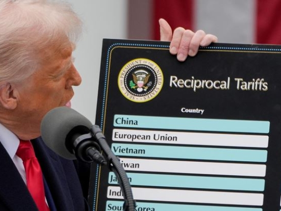 Corte Suprema Usa boccia i dazi di Trump: «Non ha il potere di imporli». La replica:  «Una vergogna ma ho un piano di riserva» 