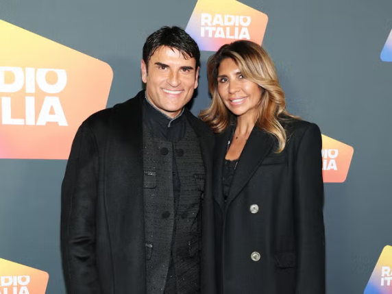 Chi è Sal Da Vinci: nato a New York, il canto a  7 anni, l'incontro con la moglie Paola a 15