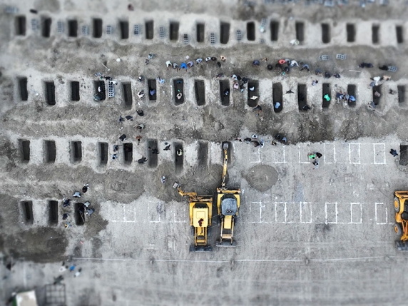 Colpita l'ambasciata Usa a Riad, Israele avanza in Libano. Trump: «Mi hanno chiesto di trattare, troppo tardi». L'Idf: «Nuova ondata di attacchi su larga scala a Teheran»  | Bombe sui siti nucleari