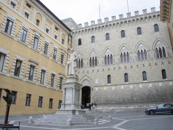 Mps, Lovaglio è fuori: Maione presidente e per il ruolo di ceo in corsa Palermo, Passera e Vivaldi