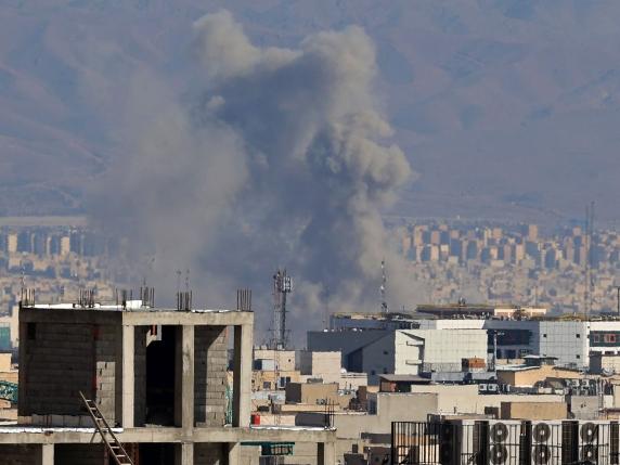 Guerra in Iran, le ultime notizie in diretta | Trump: «Nessun accordo con l'Iran, solo resa incondizionata». Media: «La Russia sta aiutando Teheran a colpire le forze Usa». Brigata Usa cancella esercitazione, possibile invio in Medio Oriente