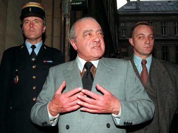 Una delle vittime di Epstein al Times: «Venni spedita a Saint Tropez sullo yacht di Mohamed Al Fayed»