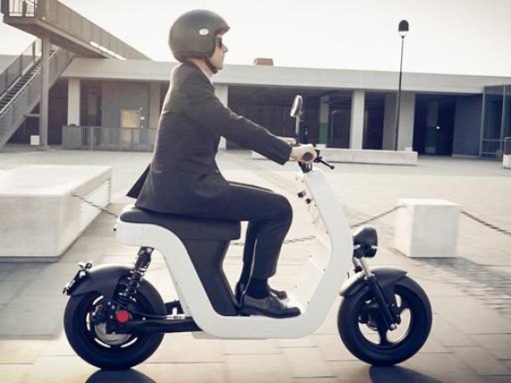Bonus moto e scooter ibridi o elettrici al via da oggi (dalle 12): come avere fino a 4 mila euro di incentivo