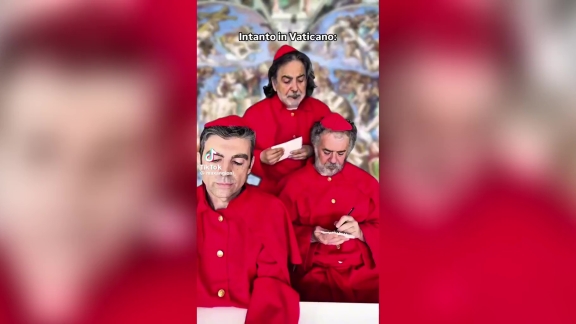 Come passano il tempo i cardinali in conclave? La risposta di Max Angioni è tutta da ridere