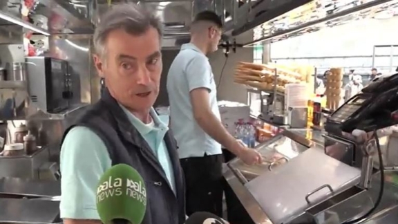 L'omicida evaso a Milano si è lanciato dal Duomo, un testimone: «Ho sentito un botto forte e la gente scappava»