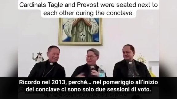Tagle e il 'segreto' delle caramelle al Conclave: «Ne ho data una anche a Prevost per calmarlo dopo l'elezione»