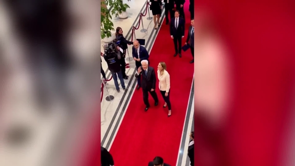Il caloroso saluto di Michela Giraud al Presidente Mattarella in visita al Parlamento europeo