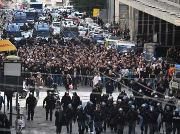 Ultras atalantini con torce a Lione Bloccati in 11, rilasciati in mattinata  - Cronaca