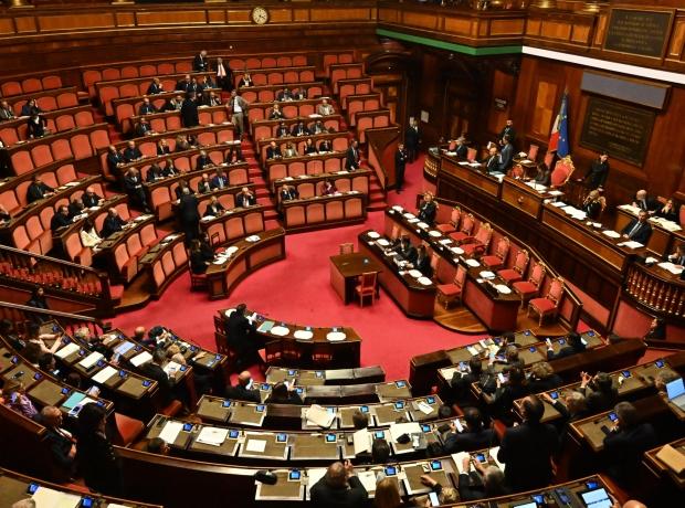 Legge elettoralela proposta del centrodestra: «Proporzionale con premio a chi vince con oltre il 40%». Schlein: «Inaccettabile»