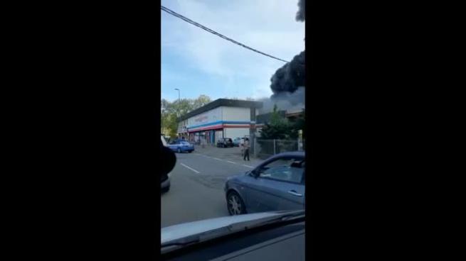 Incendio Parma, il video del fumo nell'area ex Salamini
