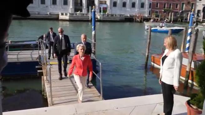 Ursula Von Der Leyen a Venezia: giro in gondola con il sindaco