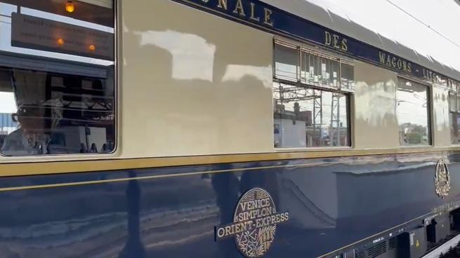 Orient Express alla stazione di Piacenza: viaggio nel tempo alla Belle Époque